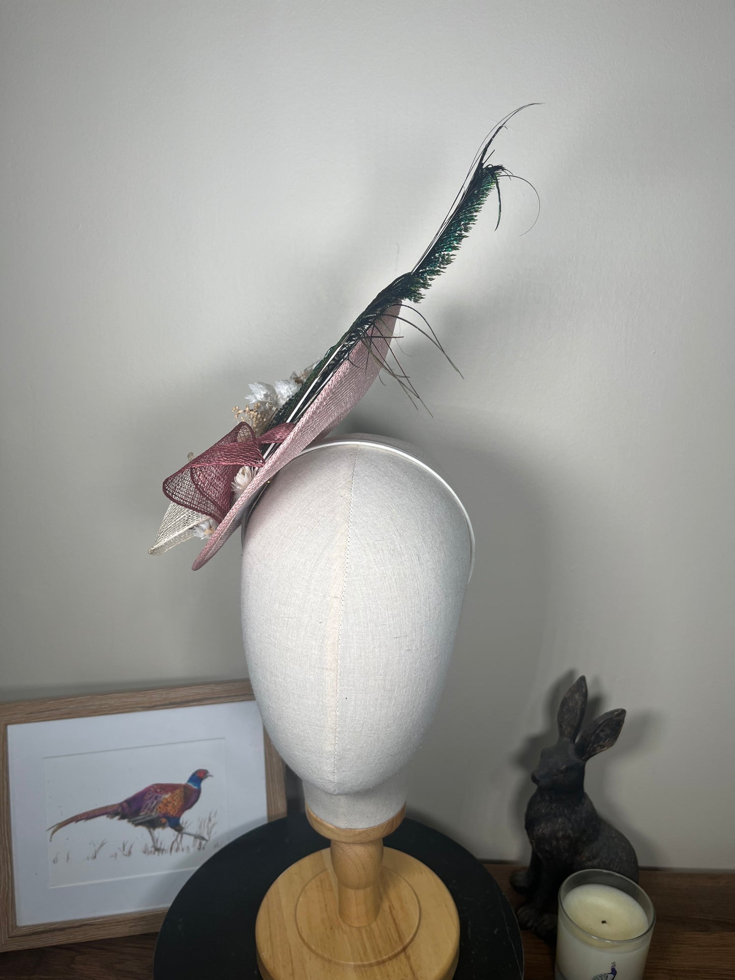 Peacock and dried flowers - Pink base