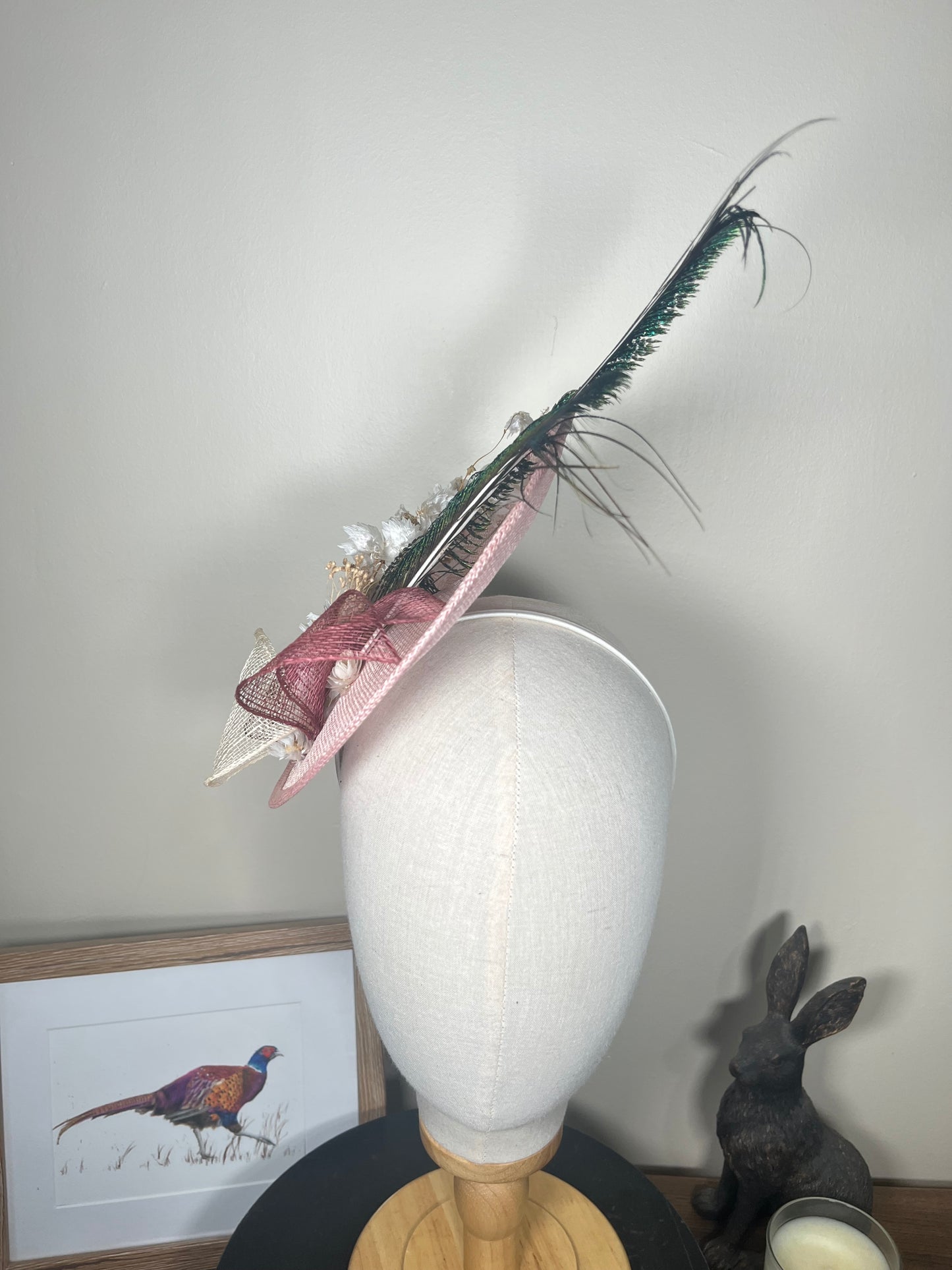 Peacock and dried flowers - Pink base