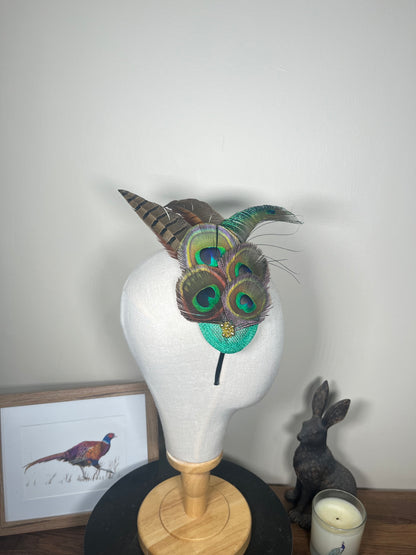 Pea Feather Fascinator with green Brim