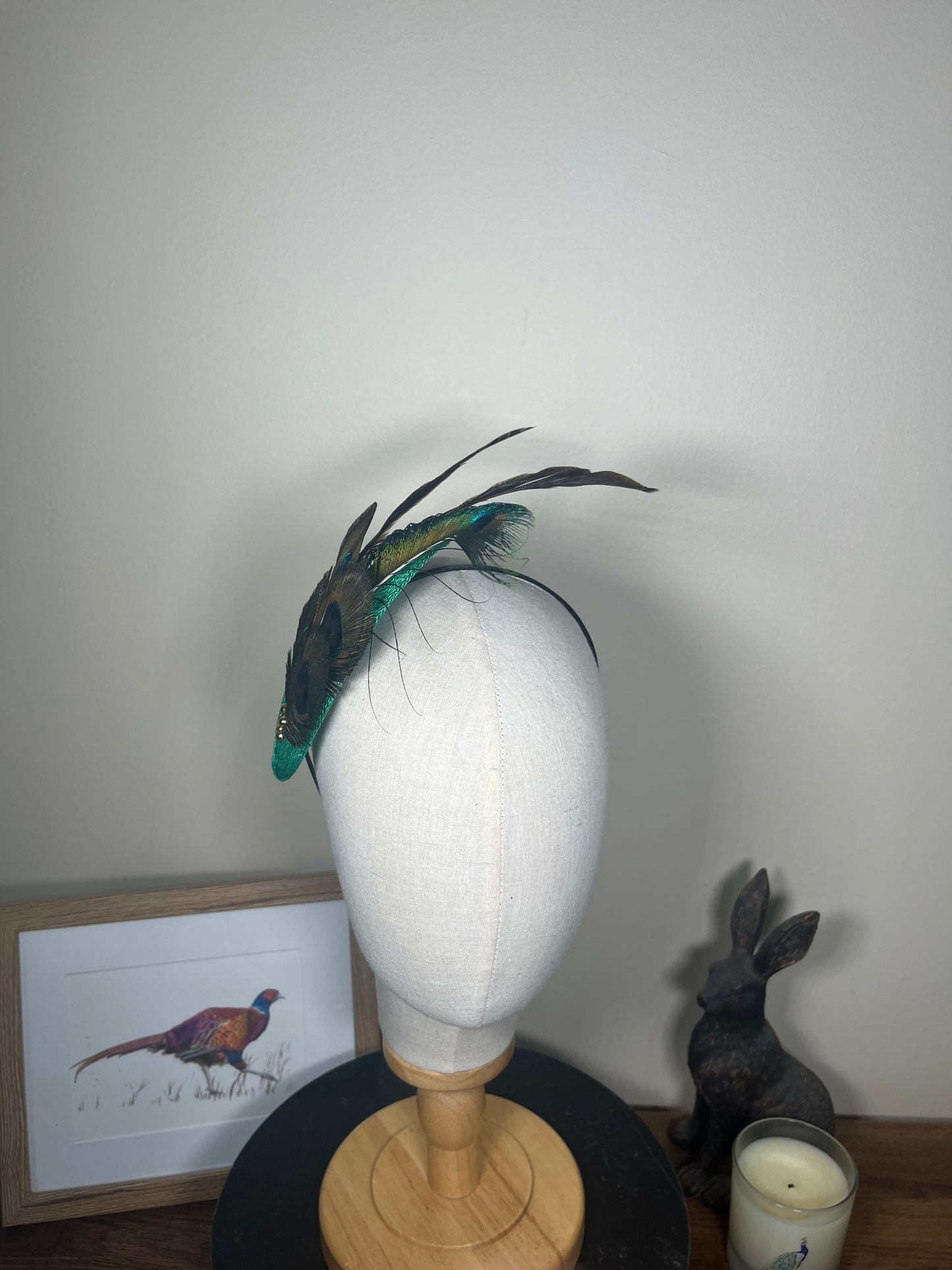 Pea Feather Fascinator with green Brim