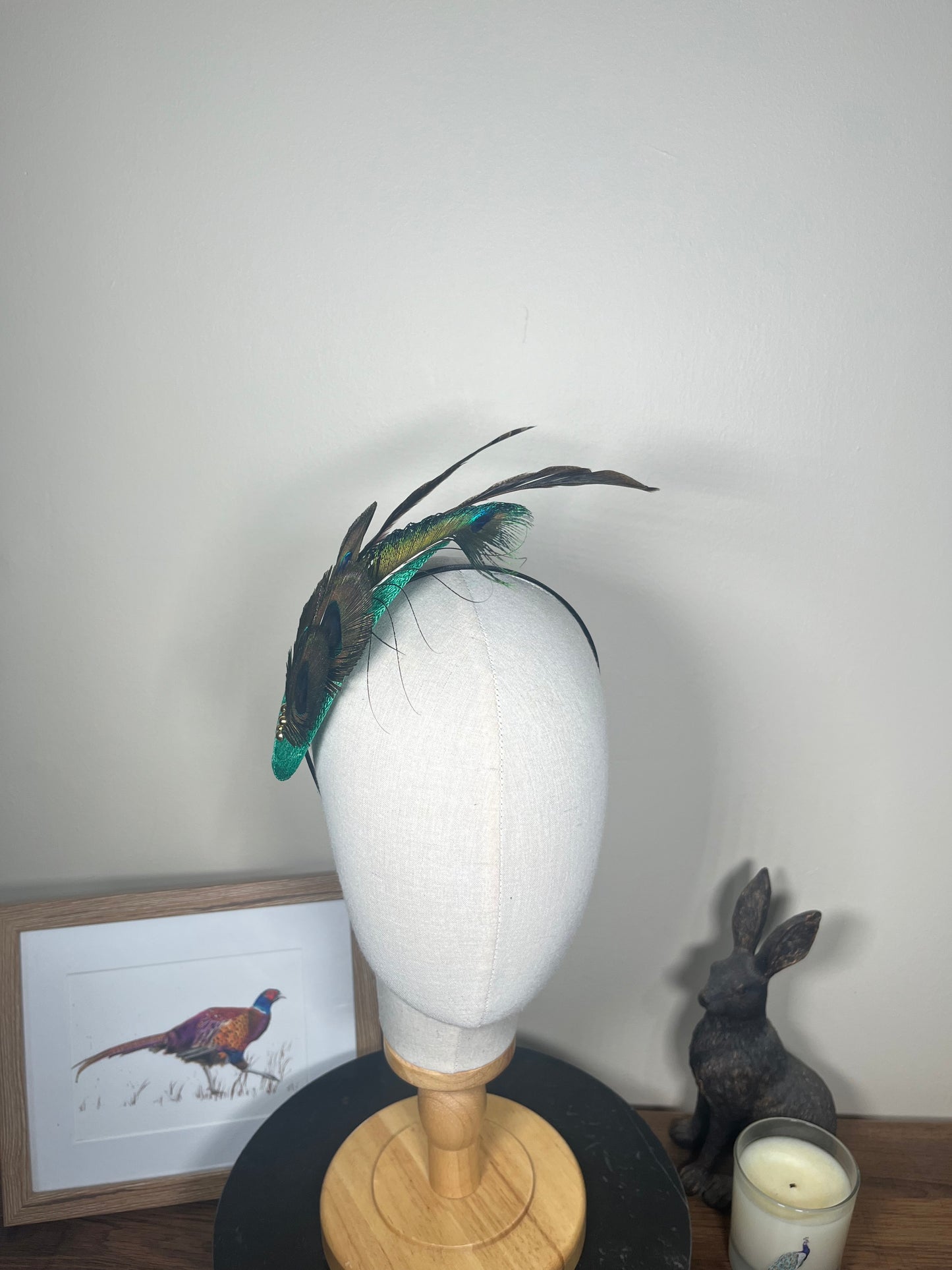 Pea Feather Fascinator with green Brim