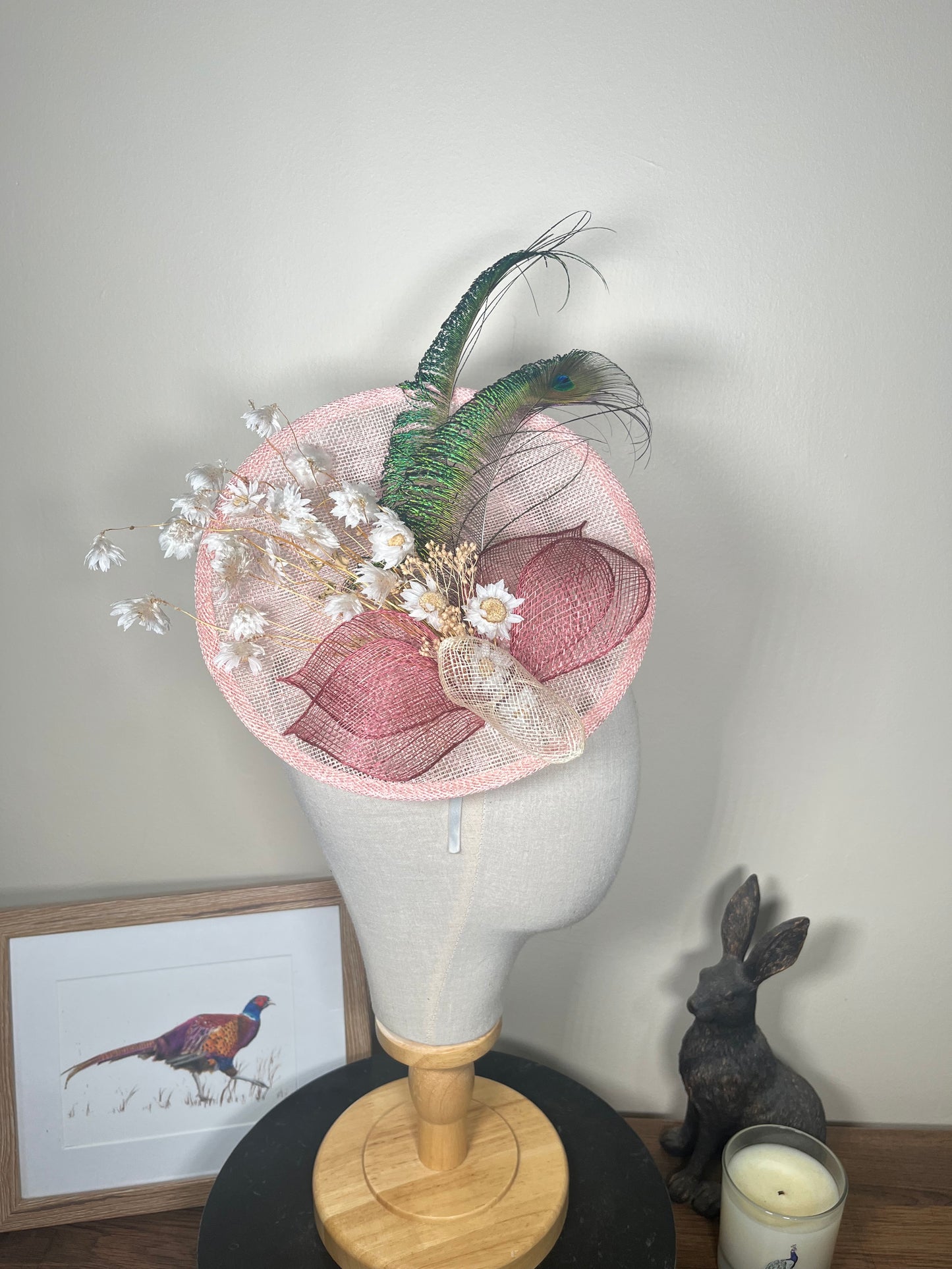 Peacock and dried flowers - Pink base